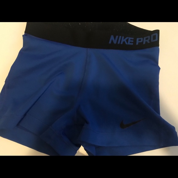 Women’s Nike pros - Picture 4 of 5